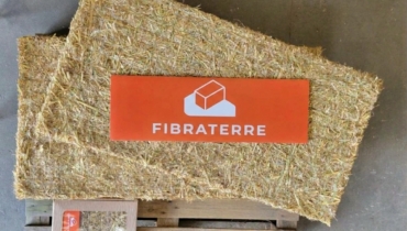 panneaux isolants bas carbone à partir de paille de blé compressée à froid